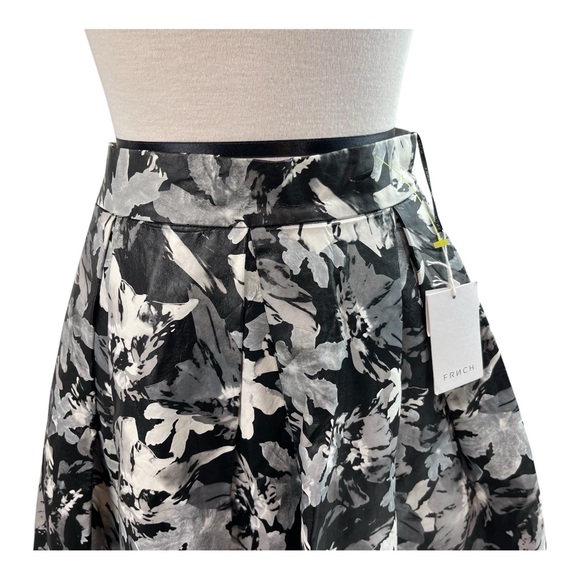FRNCH PARISWomen Black Floral Faux Leather Circle Skirt Above Knee Sz-S NWT-FLAW - Picture 2 of 14